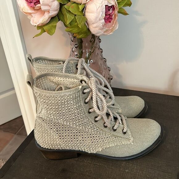 EUC Dirty Laundry Ankle Boots (size 8.5) - Picture 2 of 6